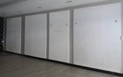 Se alquila local a pocos pasos de Vía España