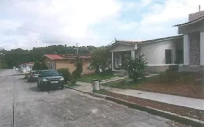 Se vende casa de 3 recámaras en barriada La Alhambra