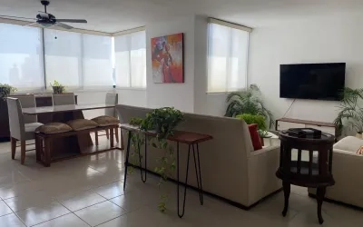 Se alquila apartamento ubicado en Marbella, totalmente amoblado
