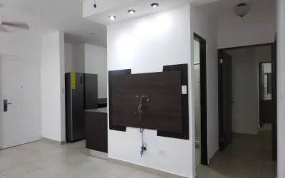 Se alquila apartamento de 2 recámaras con línea blanca y Aire Acondicionado por $850 al Mes