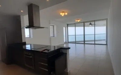 Se vende ó alquila apartamento con vista al mar