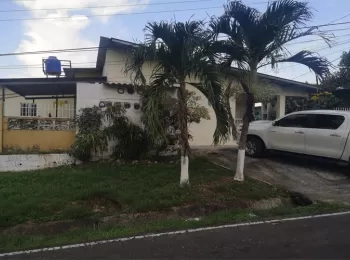 Se vende propiedad comercial de 11 apartamentos pequeños