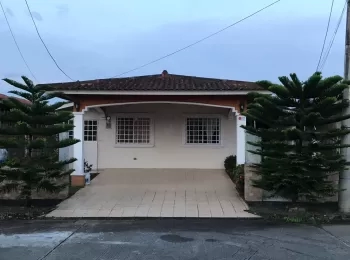 Se vende amplia casa en las Cumbres Villa Zaíta