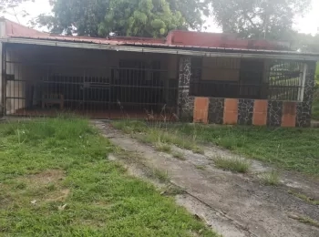 Se vende casa ubicada en Cáceres Arraiján con amplio terreno  