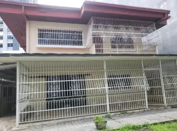 Se vende casa comercial de 2 niveles en Villa de las Fuentes, Bethania