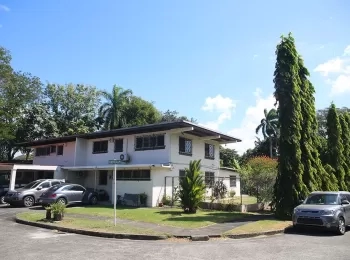 Se alquila casa en Balboa, 5 recámaras, semi amoblada, amplio jardín