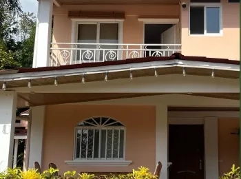 Alquiler de Casa Amoblada en Clayton: 3 Recámaras, 3 Baños, Terraza | U$2,500/mes