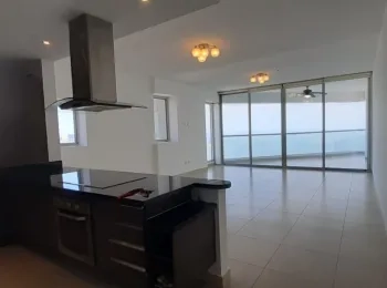 Se vende ó alquila apartamento con vista al mar